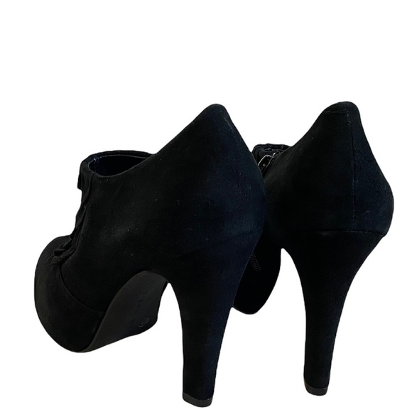 Gianni Bini Tula Hidden Platform Booties Heel Shoe Black Suede Sz 8.5 Ruffle - Picture 3 of 12